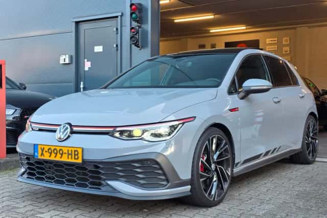 Volkswagen Golf (2021) thumbnail 1