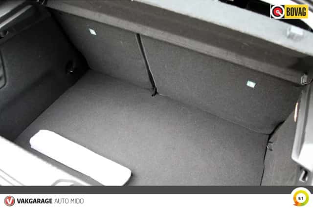 Renault Clio (2024) thumbnail 6