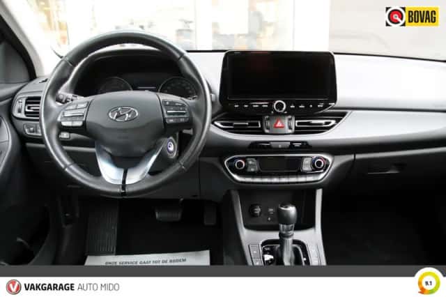Hyundai i30 (2023) thumbnail 3