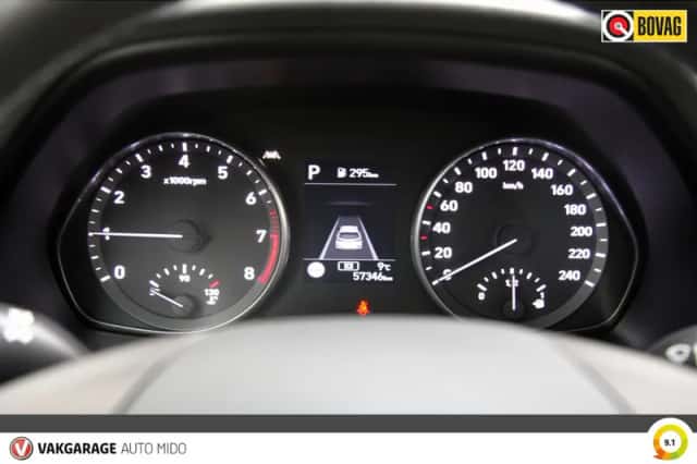 Hyundai i30 (2023) thumbnail 4