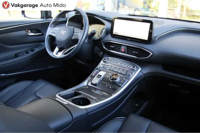 Hyundai Santa Fe (2023) thumbnail 3