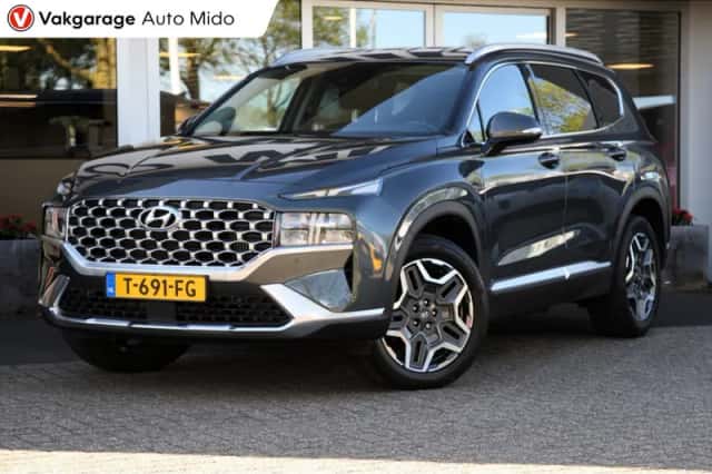 Hyundai Santa Fe (2023) thumbnail 5