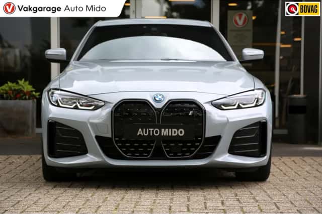 BMW i4 (2023) thumbnail 6