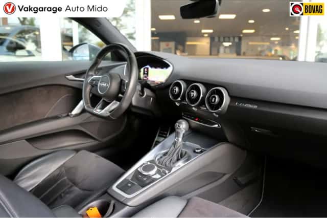 Audi TT (2015) thumbnail 3