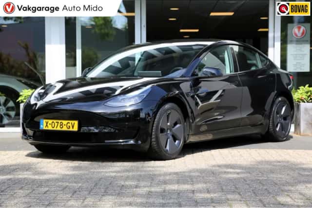 Tesla Model (2022) thumbnail 1