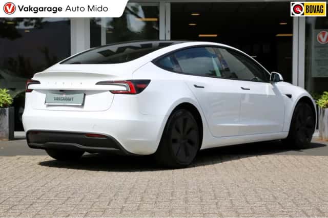 Tesla Model (2025) thumbnail 2