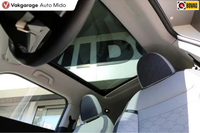 MINI Mini (2024) thumbnail 4