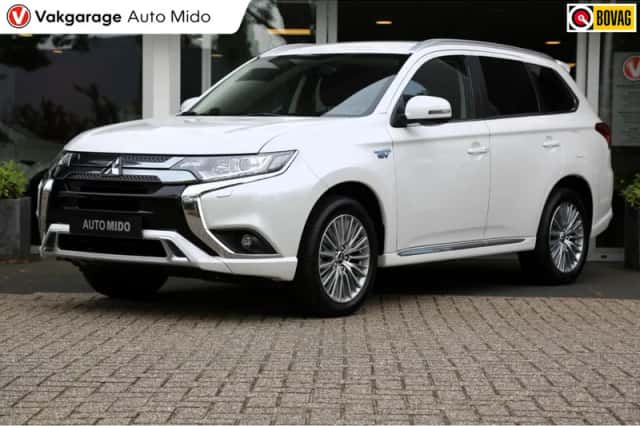 Mitsubishi Outlander (2020) thumbnail 1
