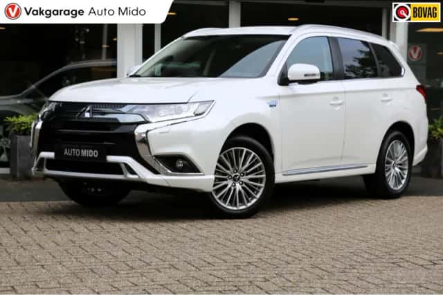 Mitsubishi Outlander (2020) thumbnail 6
