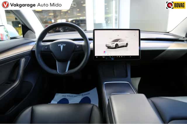 Tesla Model 3 (2022) thumbnail 3