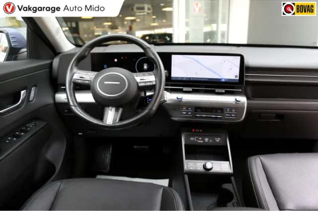 Hyundai Kona (2023) thumbnail 3
