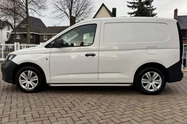 Volkswagen Caddy (2024) thumbnail 2