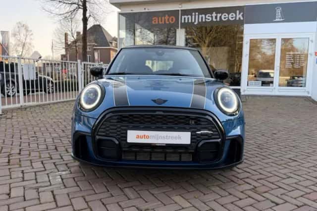 MINI Cooper (2022) thumbnail 4