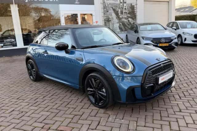 MINI Cooper (2022) thumbnail 5
