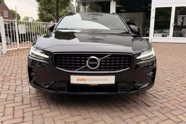 Volvo V60 (2021) thumbnail 4