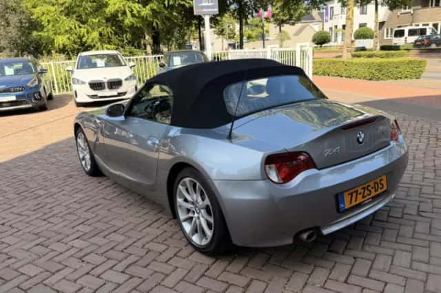 BMW Z4 (2008) thumbnail 3