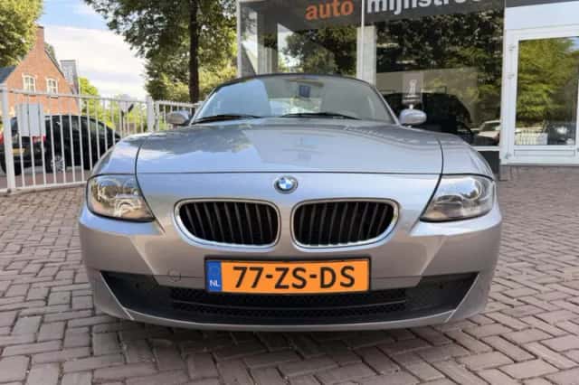 BMW Z4 (2008) thumbnail 5