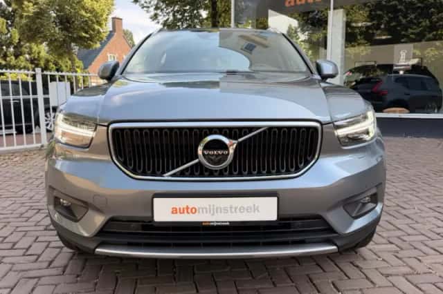 Volvo XC40 (2018) thumbnail 4