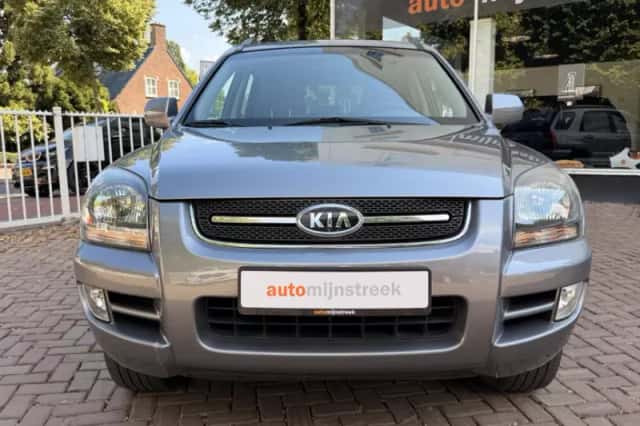 Kia Sportage (2009) thumbnail 2