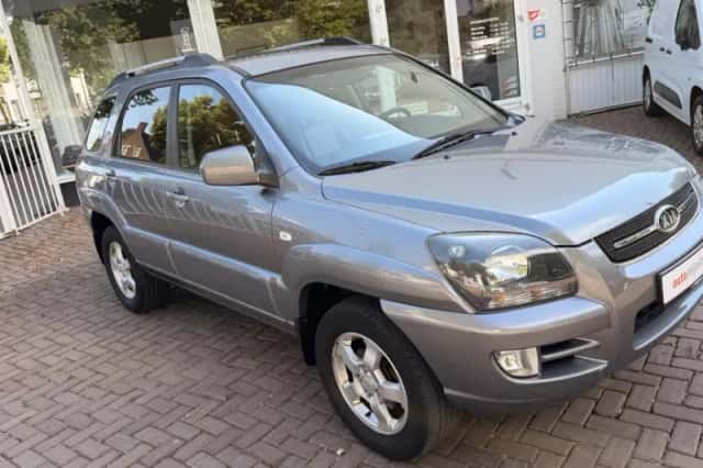 Kia Sportage (2009) thumbnail 4