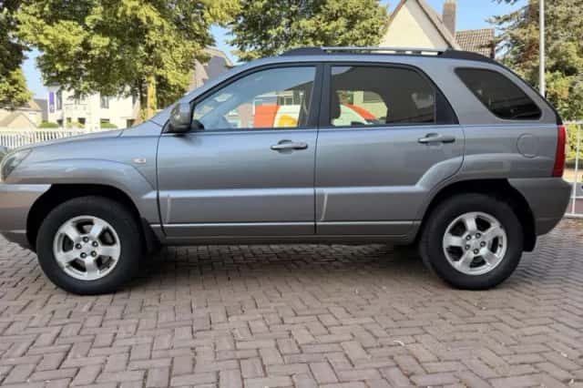Kia Sportage (2009) thumbnail 5