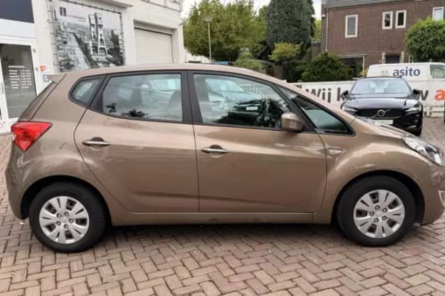 Hyundai ix20 (2014) thumbnail 6