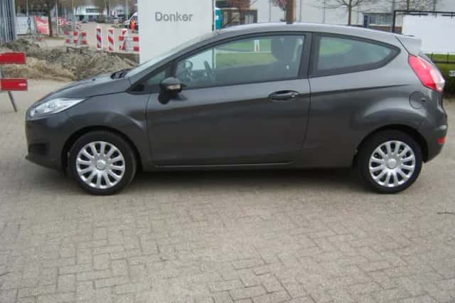 Ford Fiesta (2016) thumbnail 2