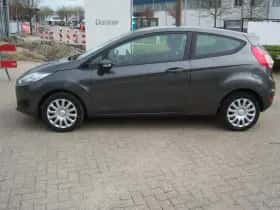 Ford Fiesta (2016) thumbnail 2
