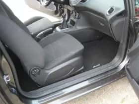 Ford Fiesta (2016) thumbnail 11
