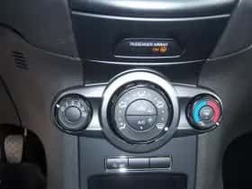 Ford Fiesta (2016) thumbnail 16