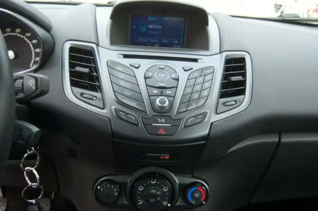 Ford Fiesta (2016) thumbnail 17