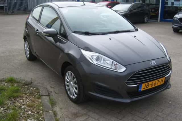 Ford Fiesta (2016) thumbnail 6