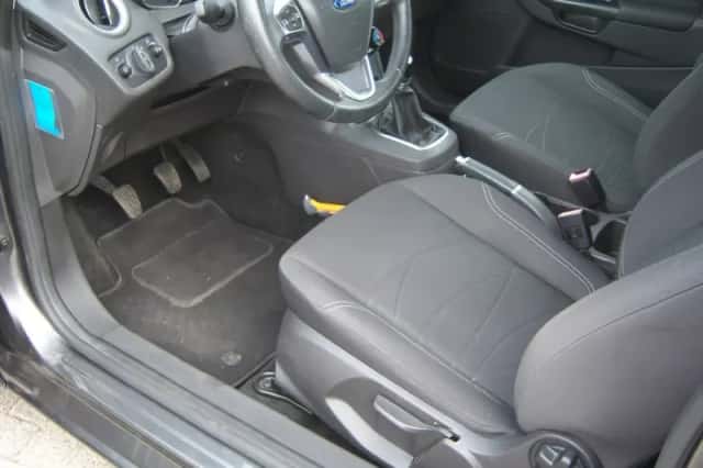 Ford Fiesta (2016) thumbnail 9