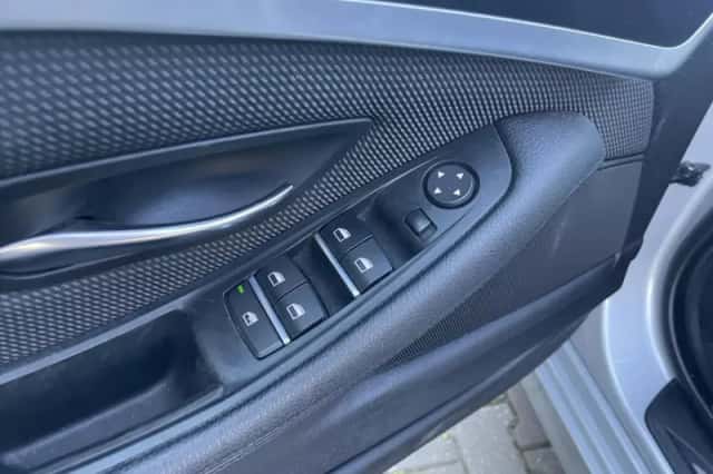 BMW 5-Serie (2015) thumbnail 6
