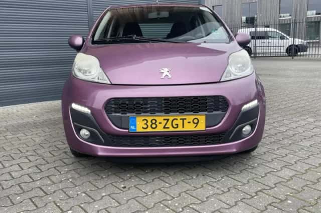 Peugeot 107 (2012) thumbnail 2
