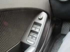 Audi A4 (2012) thumbnail 9