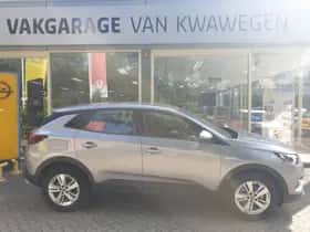 Opel Grandland X (2021) thumbnail 2
