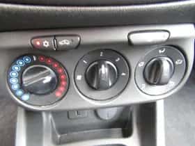 Opel Corsa (2016) thumbnail 11