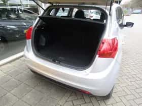 Kia Venga (2018) thumbnail 8