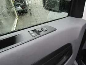 Opel Vivaro thumbnail 12