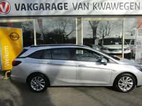 Opel Astra thumbnail 2