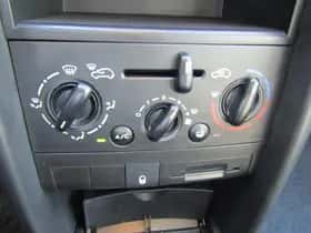 Peugeot 207 (2008) thumbnail 13