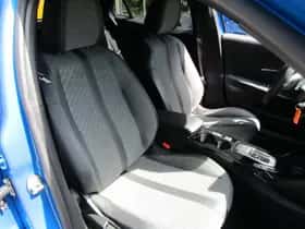 Peugeot 2008 (2024) thumbnail 7
