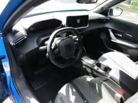 Peugeot 2008 (2024) thumbnail 9