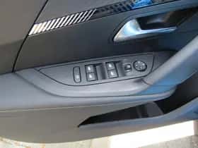 Peugeot 2008 (2024) thumbnail 10