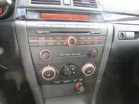 Mazda 3 thumbnail 9