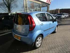 Opel Agila (2012) thumbnail 6