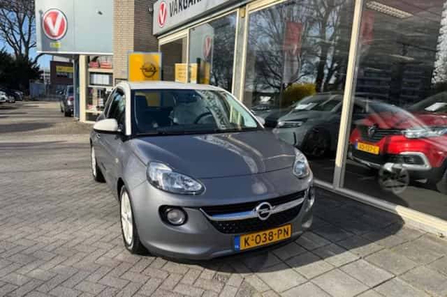 Opel Adam (2016) thumbnail 4