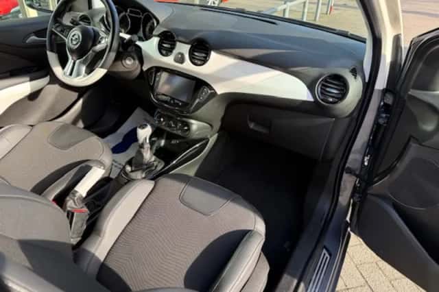 Opel Adam (2016) thumbnail 5