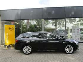 Škoda Octavia (2021) thumbnail 3